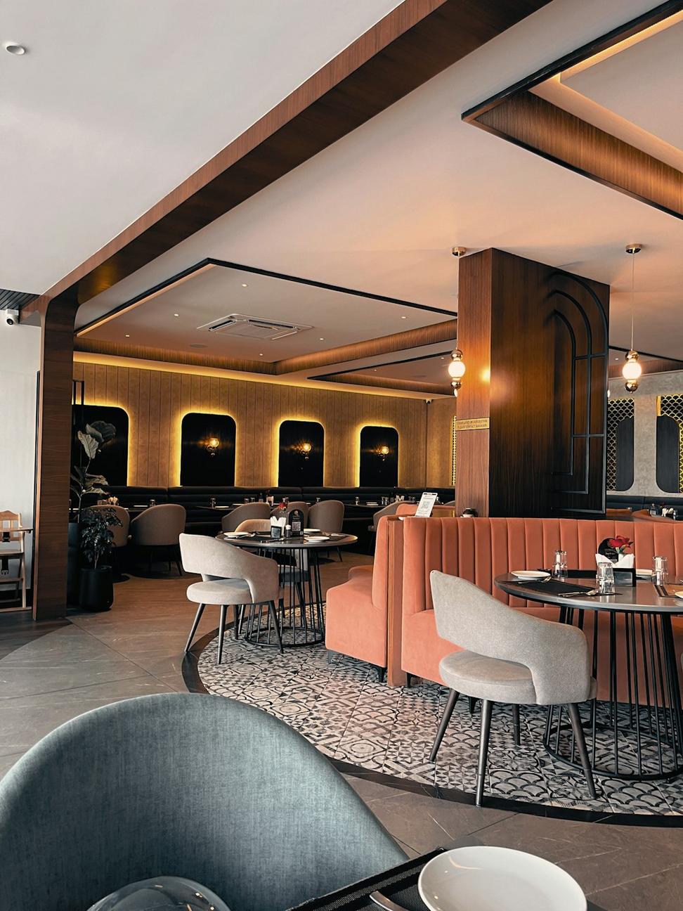 Nebula Restaurant & Bar